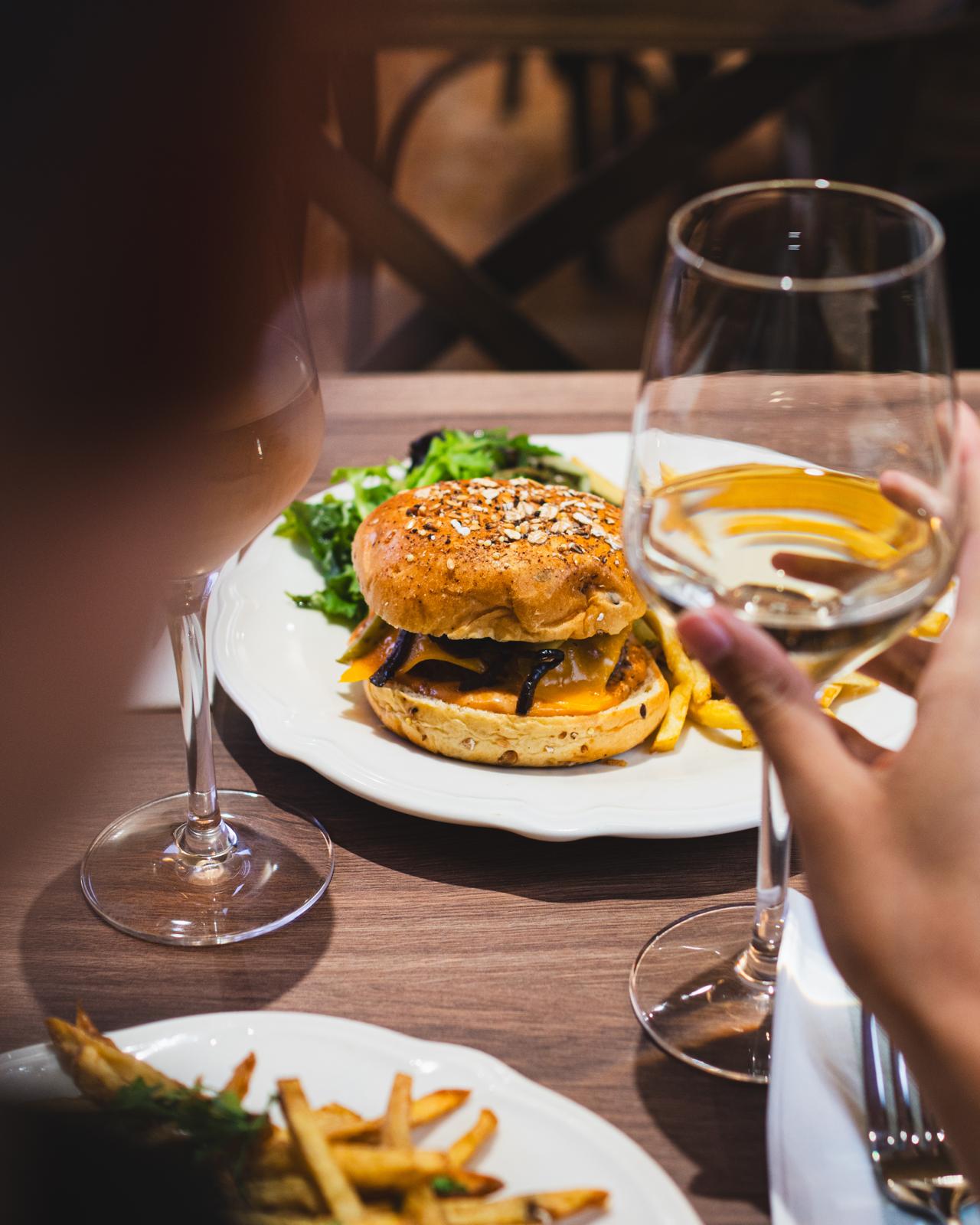 Espace bar apéro et vins au verre